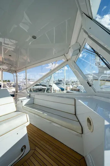 Enchantress Yacht Photos Pics 1997 Hatteras 65 Convertible - Image 61