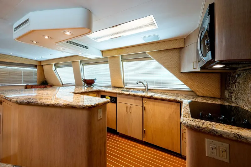 Enchantress Yacht Photos Pics 1997 Hatteras 65 Convertible - Image 25