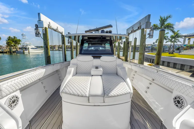 Best Deal Yacht Photos Pics Luxurious 2023 HCB 53 Suenos RXV boat interior with plush seating and elegant design.