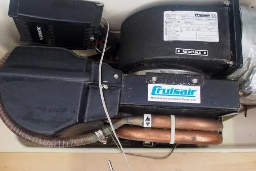 Pilar Yacht Photos Pics Cruisair unit in a 2015 Robertson & Caine Leopard 48 yacht.