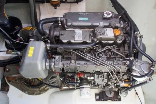 Pilar Yacht Photos Pics 2015 Robertson & Caine Leopard 48 engine, detailed view of mechanical components.