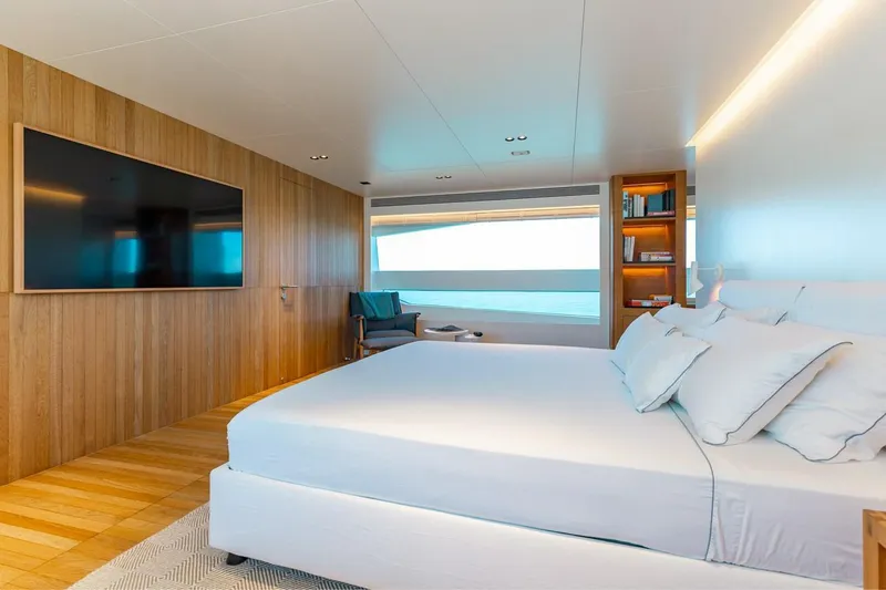Adagio Yacht Photos Pics 