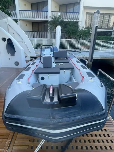 Adagio Yacht Photos Pics 