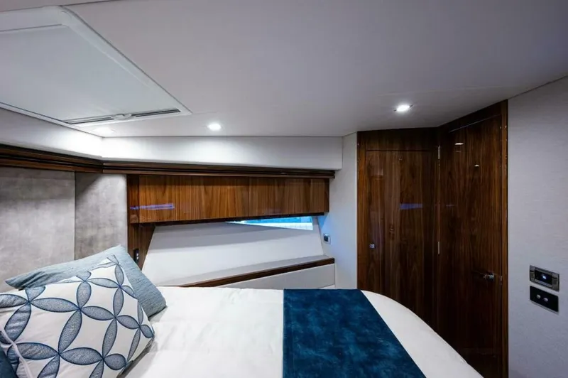 Greyhound Yacht Photos Pics 2020 Riviera 5400 Sport Yacht - Image 47