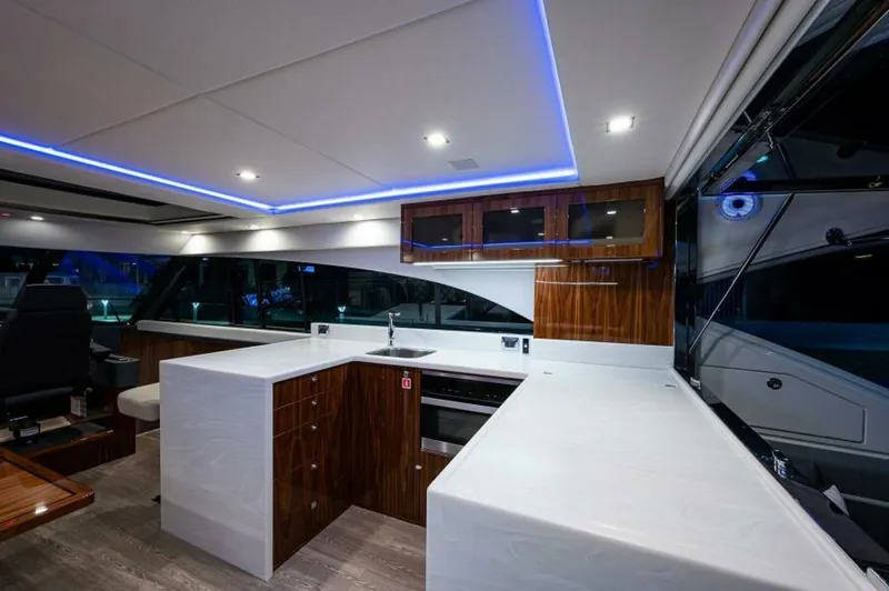 Greyhound Yacht Photos Pics 2020 Riviera 5400 Sport Yacht - Image 32