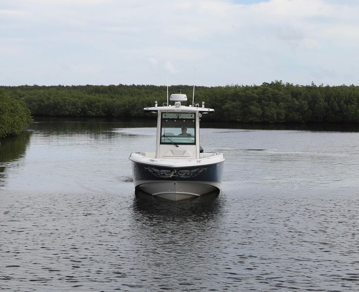 2013 Boston Whaler 320 Outrage