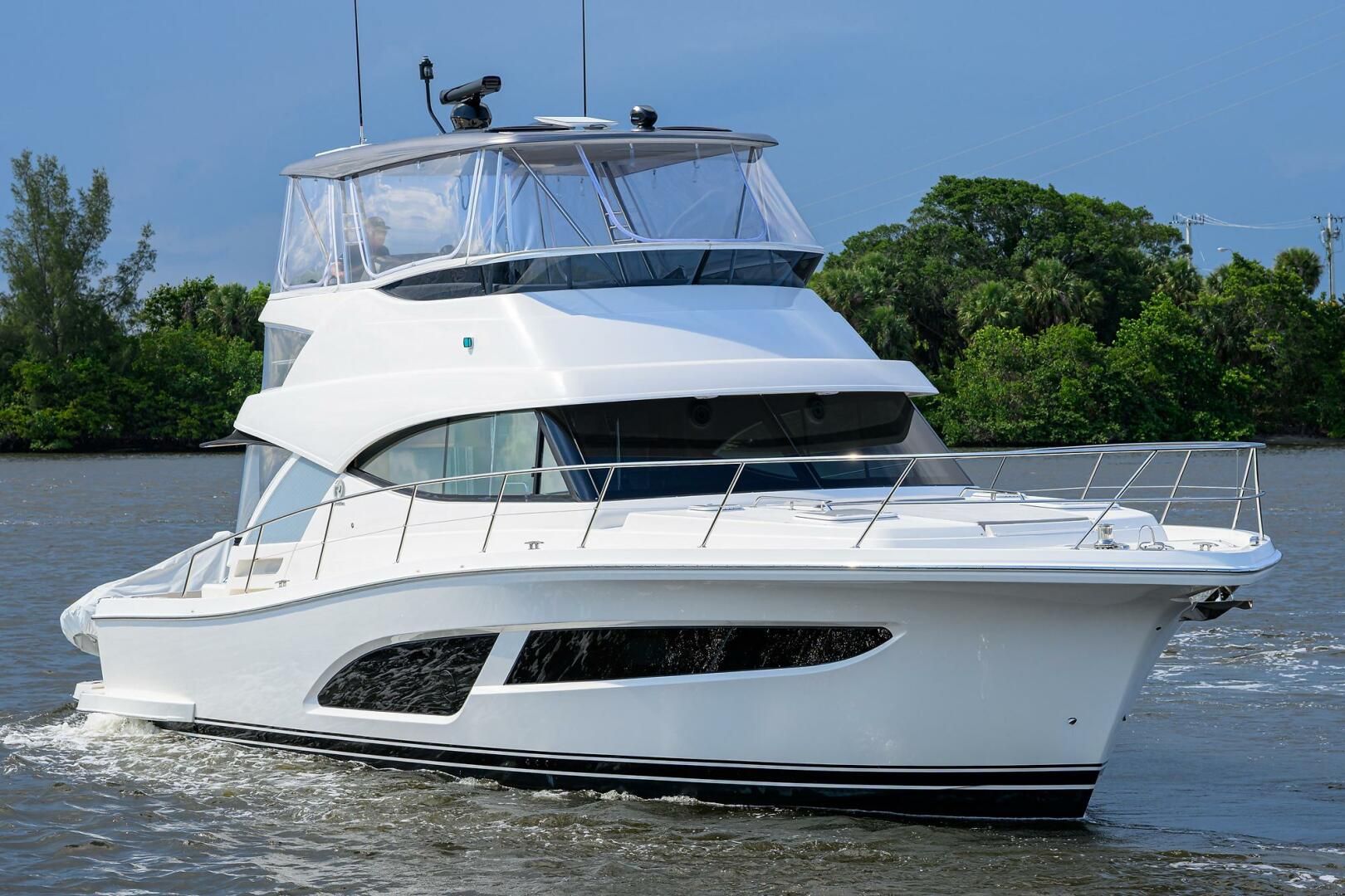 Riviera 46 Sports Motor Yacht