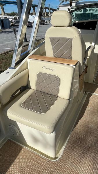 2018 Chris-Craft Calypso 30