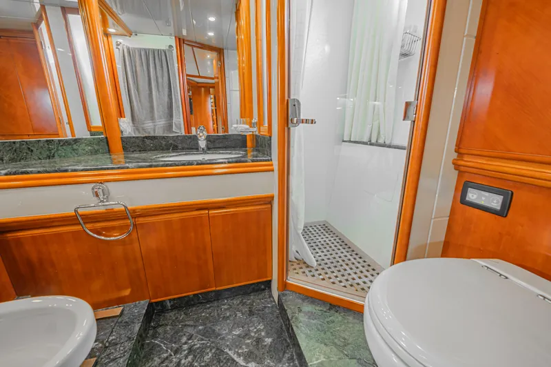 Isabella K Yacht Photos Pics 