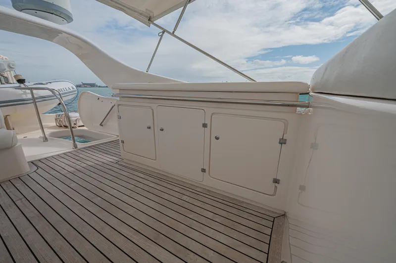 Isabella K Yacht Photos Pics 