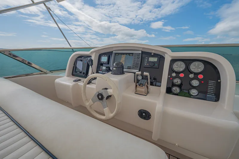 Isabella K Yacht Photos Pics 