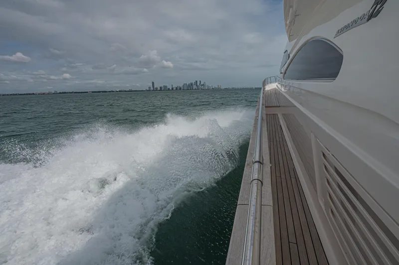 Isabella K Yacht Photos Pics 