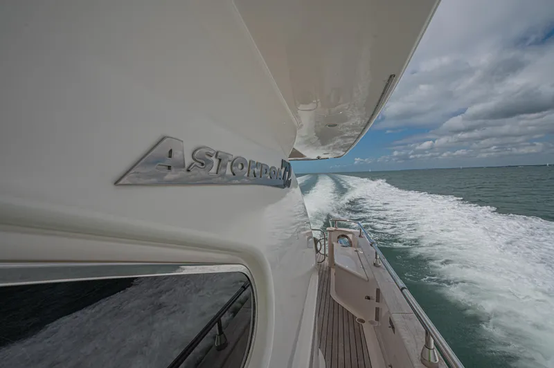 Isabella K Yacht Photos Pics 