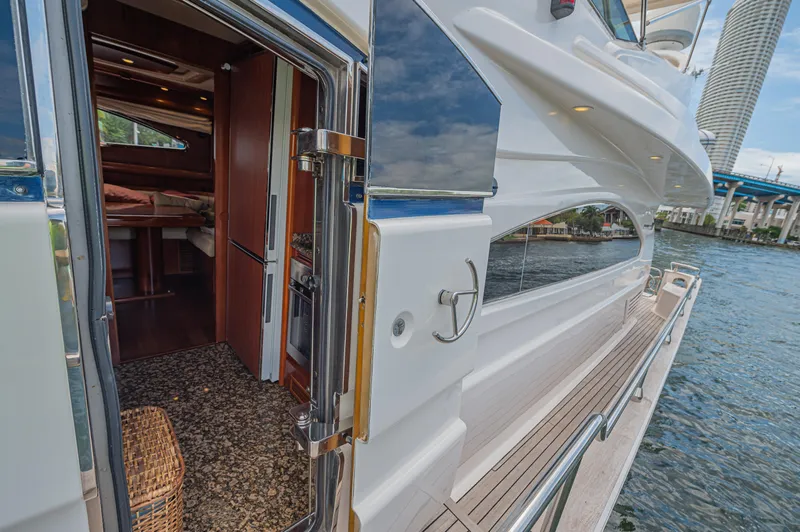 Isabella K Yacht Photos Pics 