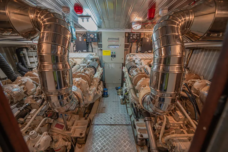 Isabella K Yacht Photos Pics 