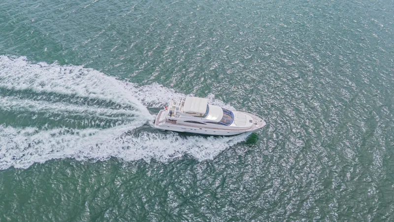 Isabella K Yacht Photos Pics 