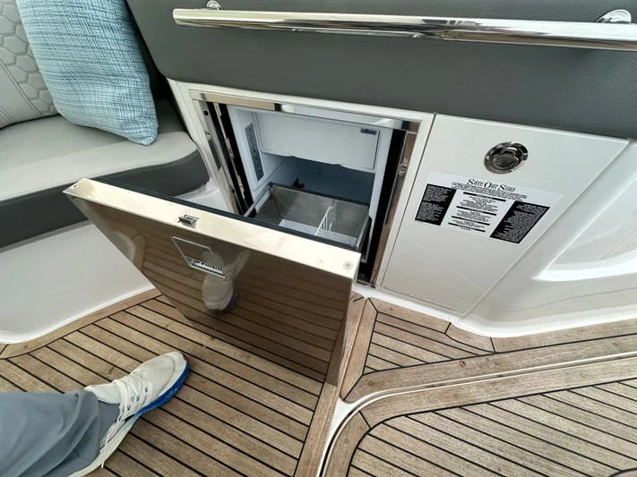 Grey Matter Yacht Photos Pics 