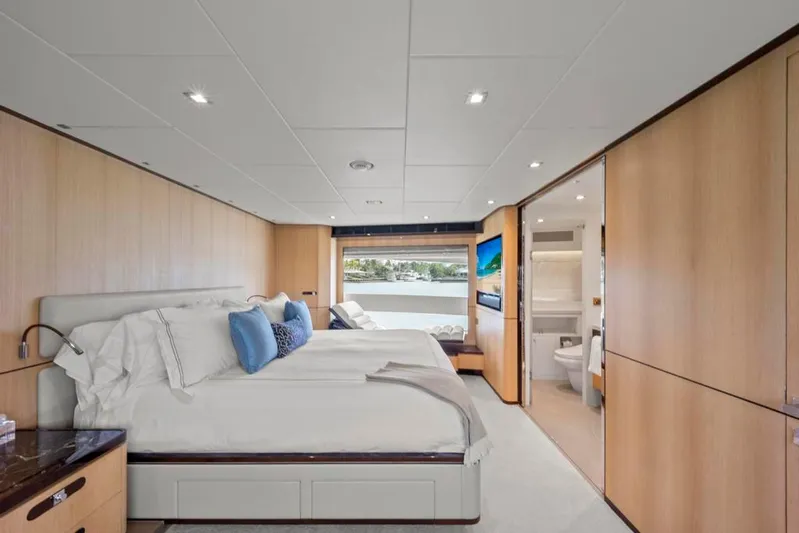 Bella Tu Yacht Photos Pics Master Stateroom Looking to Port