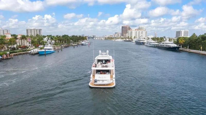 Bella Tu Yacht Photos Pics Full Aft View 2