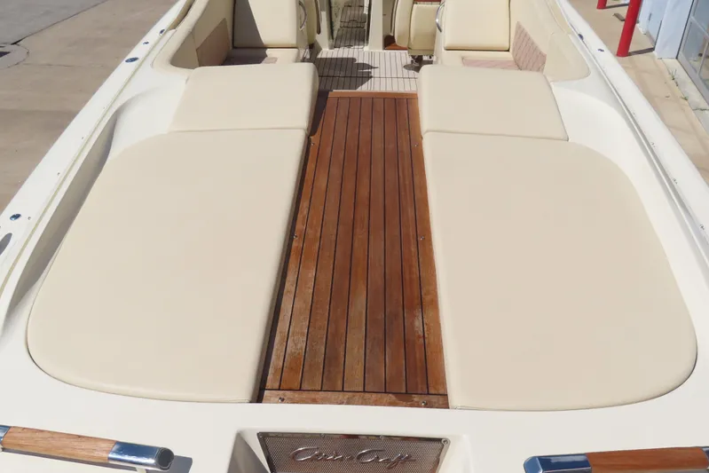  Yacht Photos Pics 2018 Chris Craft Launch 34 boat with teak deck and beige seating.