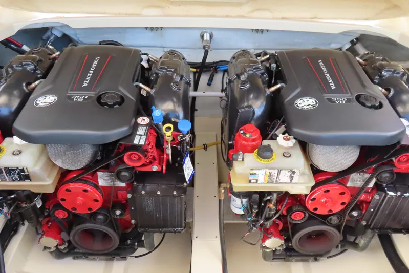  Yacht Photos Pics Twin Volvo Penta 350 V8 engines in a 2018 Chris Craft Launch 34 boat.