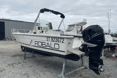 1993 Robalo 2320