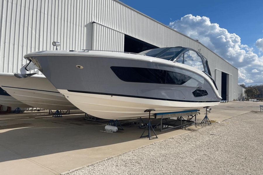 2022 Sea Ray Sundancer 370 OB