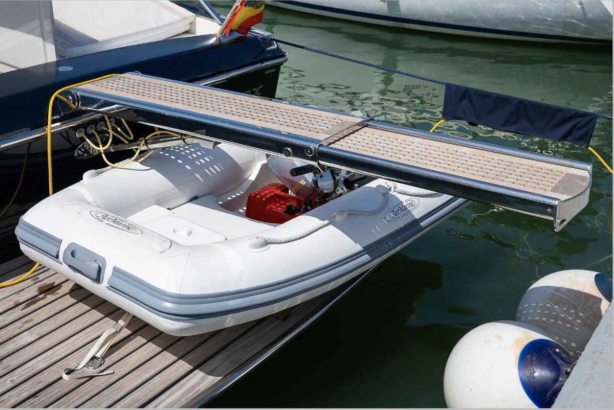 2008 Itama 43 