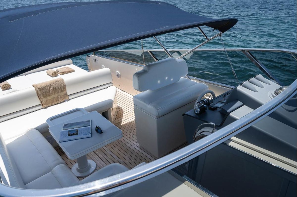 2008 Itama 43 