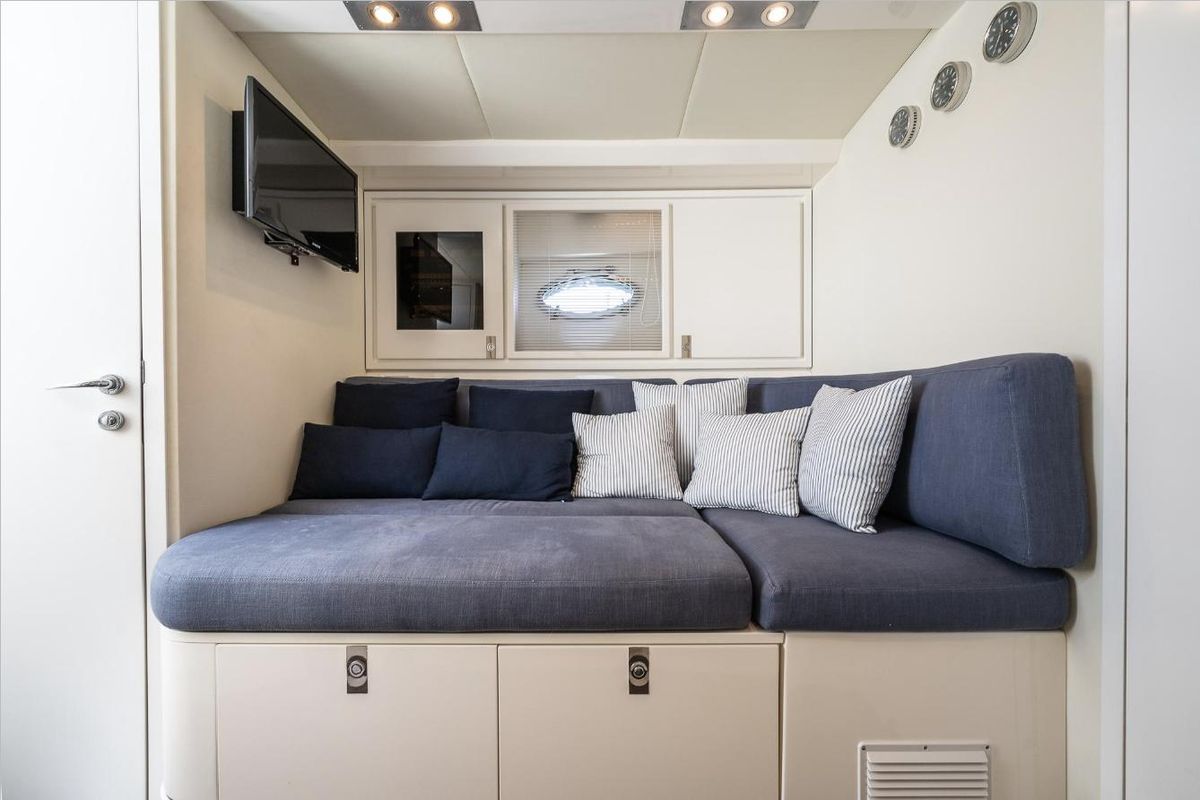 2008 Itama 43 