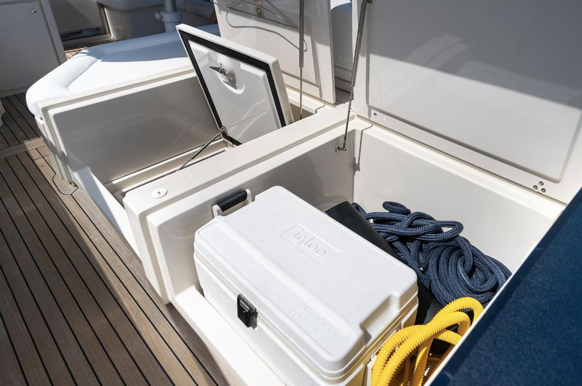 2008 Itama 43 