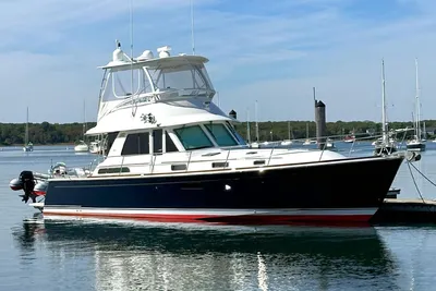 Sabre 48 Flybridge Sedan