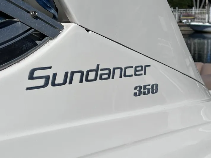  Yacht Photos Pics 2016 Sea Ray 350 Sundancer boat model nameplate.