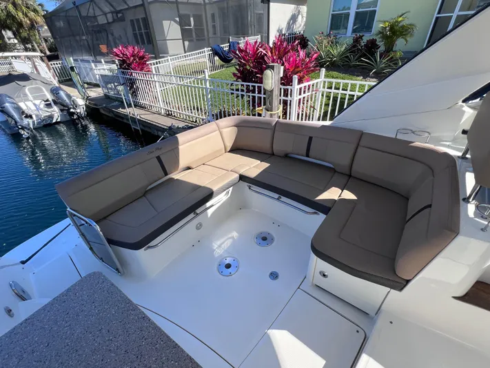  Yacht Photos Pics 2016 Sea Ray 350 Sundancer boat with spacious outdoor seating area.
