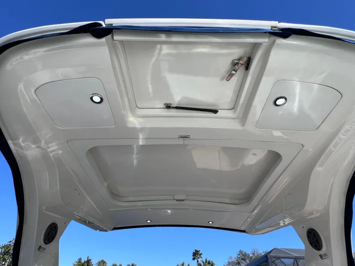  Yacht Photos Pics View of the 2016 Sea Ray 350 Sundancer's sleek overhead canopy.