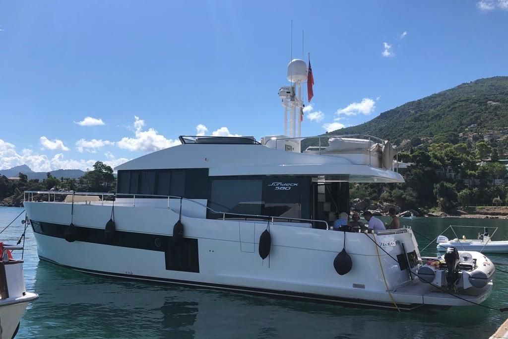 2020 Sundeck Yachts 56 