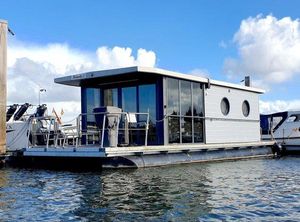 2019 La Mare Houseboat Apartboat L