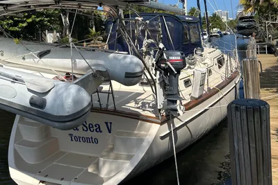 Island Packet 485