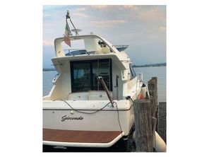 1995 Uniesse Uniesse Giant 27 Fly Natante