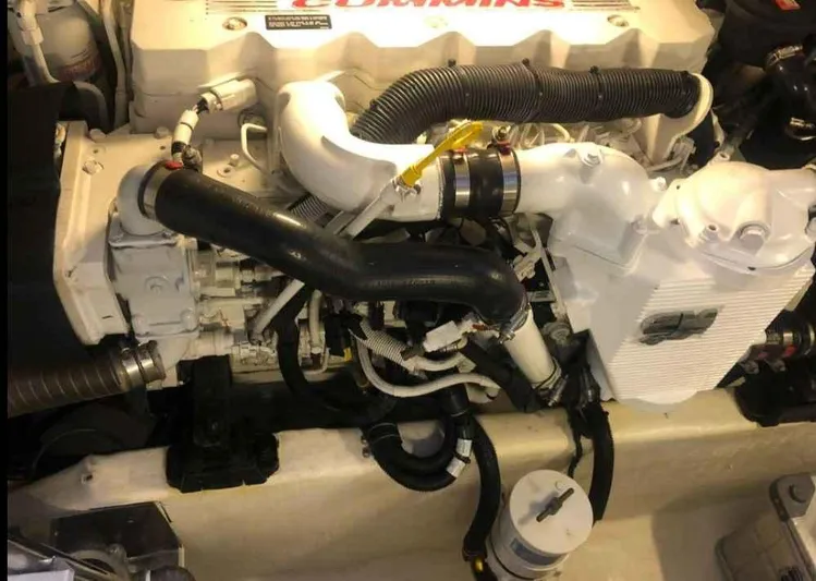 Ocean Breeze Yacht Photos Pics TWIN CUMMINS QSB 5.9(425HP)