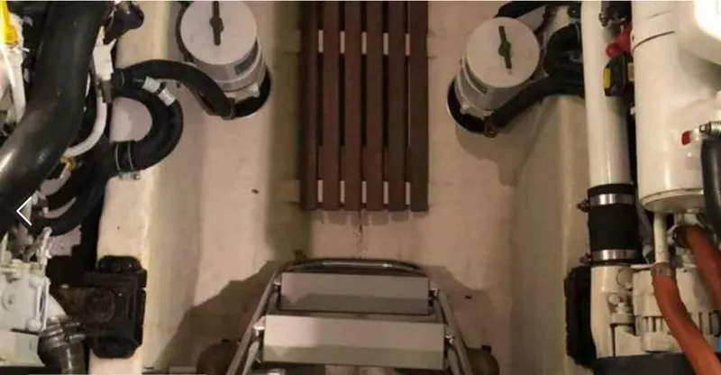 Ocean Breeze Yacht Photos Pics ENGINE ROOM BILGES