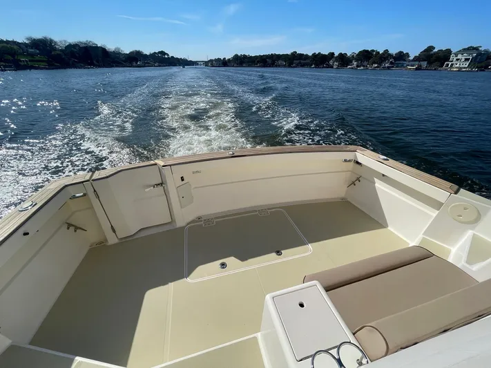 Ocean Breeze Yacht Photos Pics 2008 Sabre 38 Salon Express cruising on a sunny day, view from the deck.