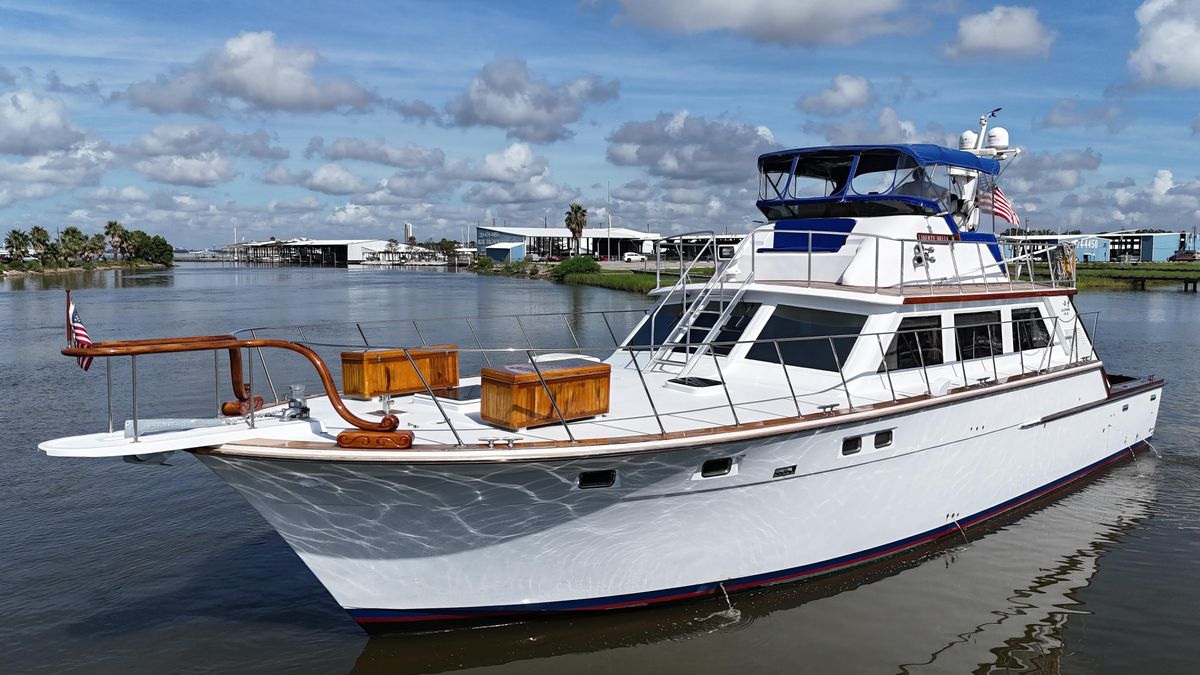 2010 Bertram 58 