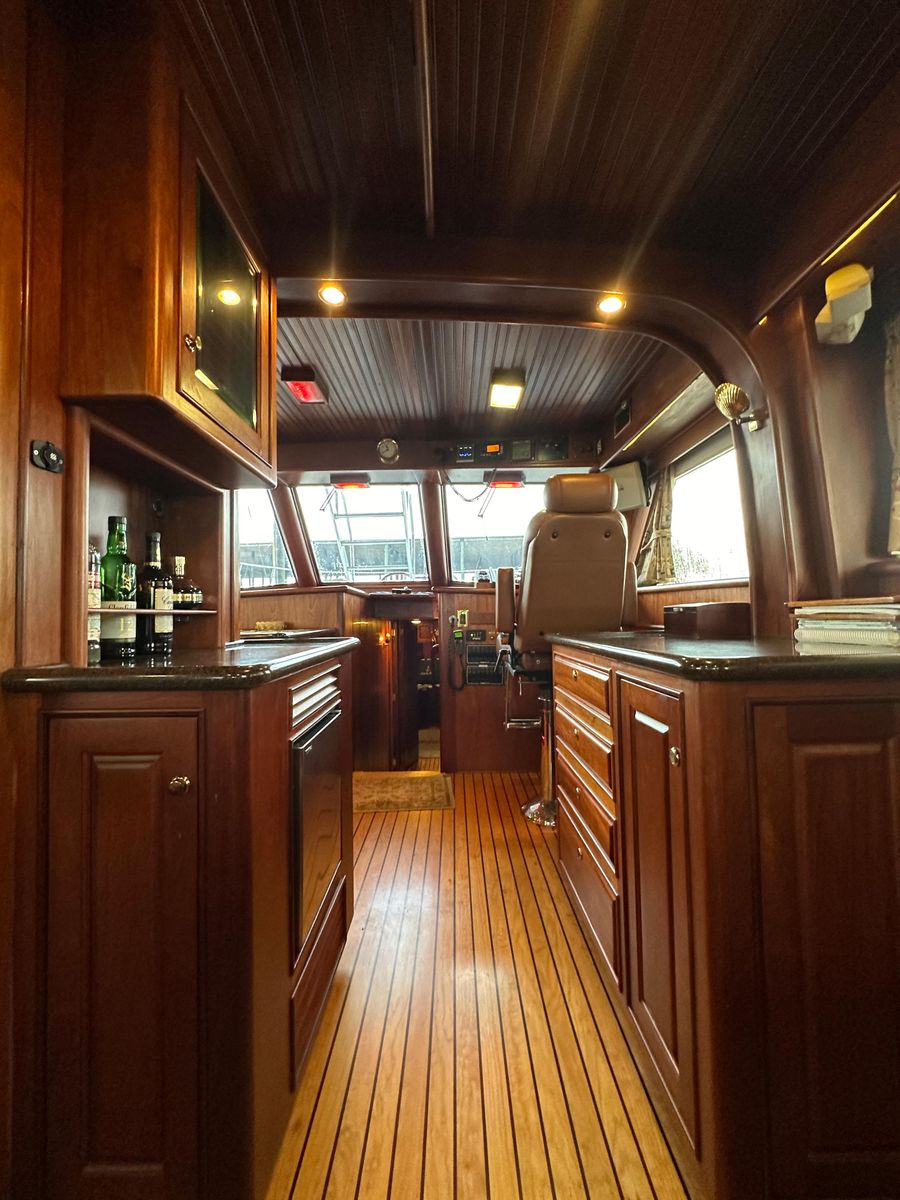 2010 Bertram 58 