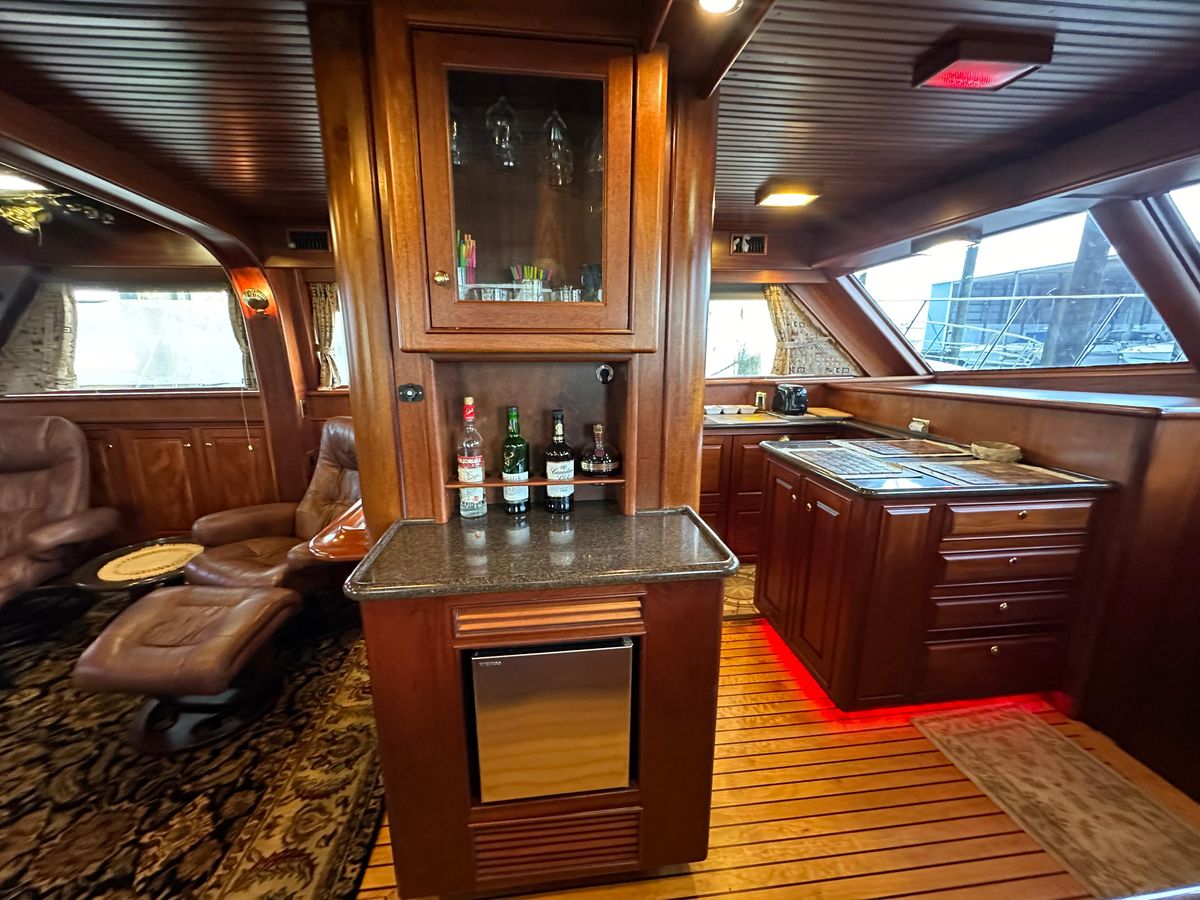 2010 Bertram 58 