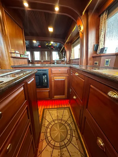 Liberty Belle Yacht Photos Pics 