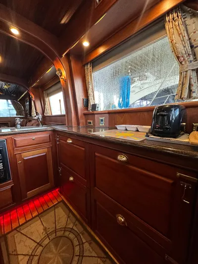 Liberty Belle Yacht Photos Pics 