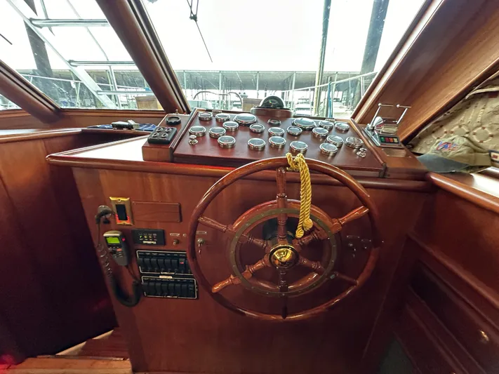 Liberty Belle Yacht Photos Pics 