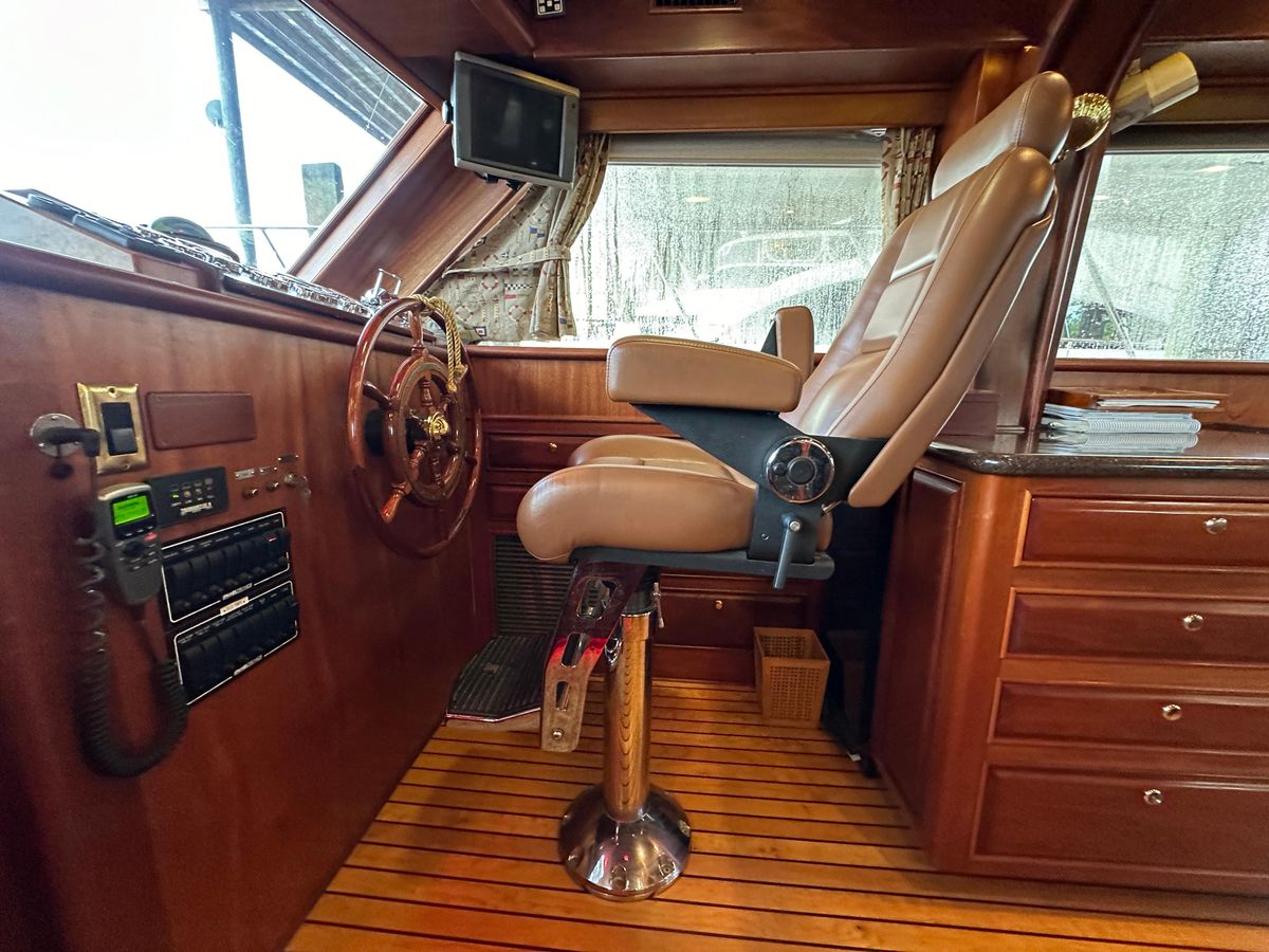 2010 Bertram 58 