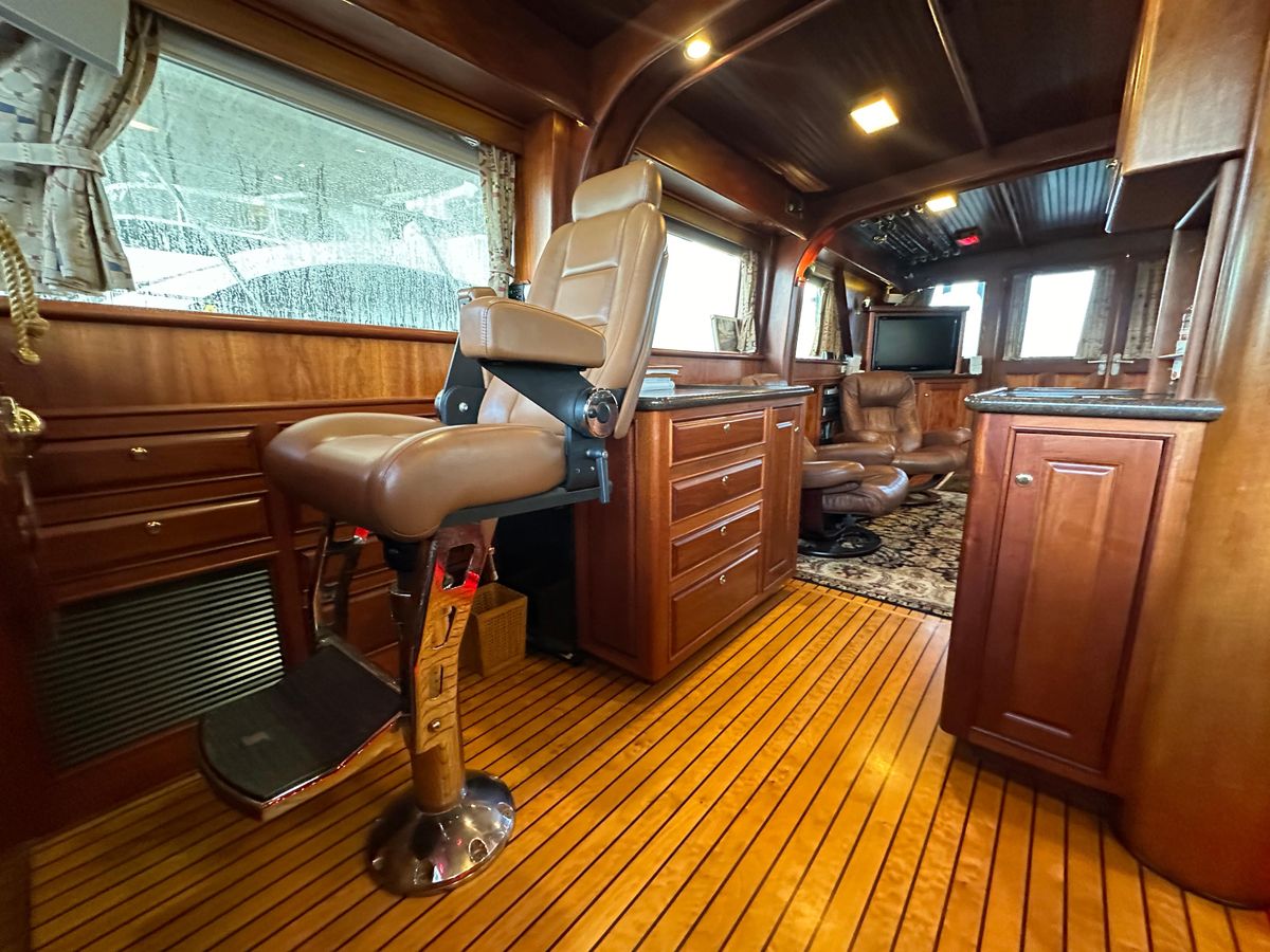 2010 Bertram 58 